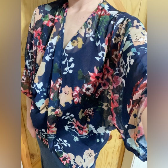 2 for $12 💖 Floral Kimono Cover Up - Picture 2 of 4